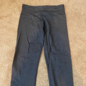 Lululemon cropped grey leggings, size 6